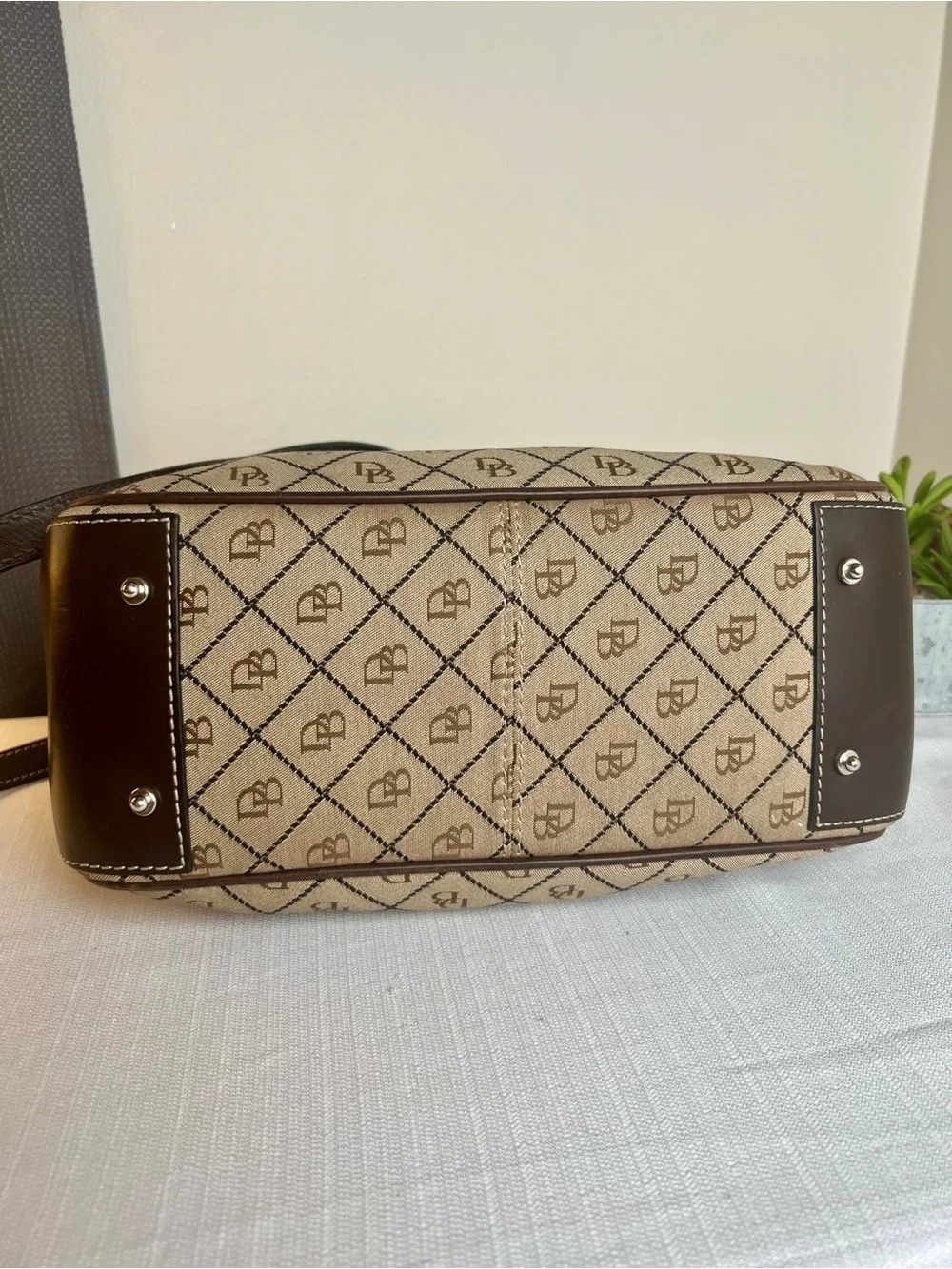Dooney & Bourke structured dooney